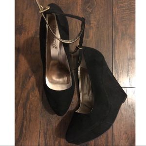 Women’s Shoedazzle Strap Wedges 7.5